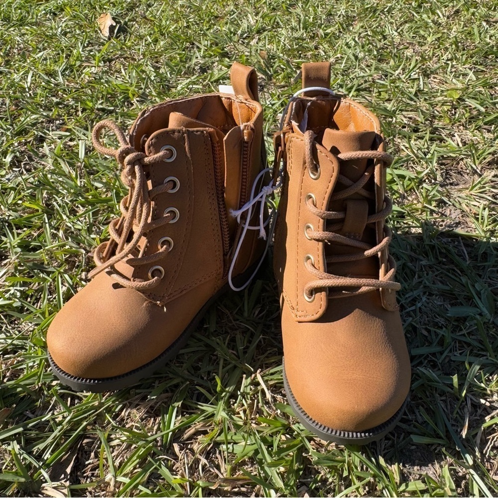 The Children’s Place‎ Toddler Combat Boots Size 5 Tan Lace Up Zip Buckle NWT